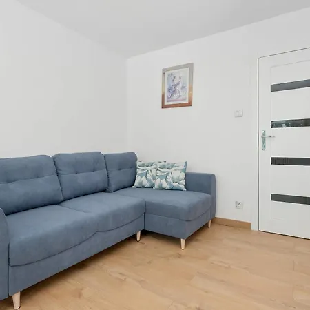 Cosy With A Balcony For 6 People In A Neighbourhood By Renters